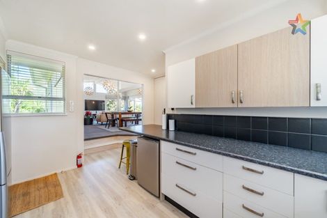 Photo of property in 8 Summit Road, Fairfield, Lower Hutt, 5011