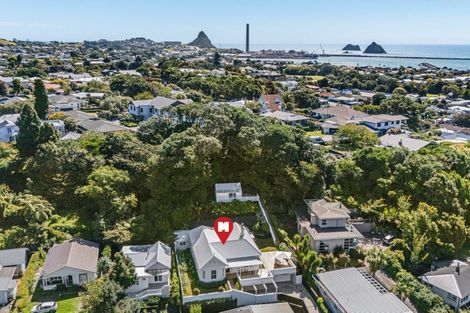 Photo of property in 16 Bracken Street, New Plymouth, 4310