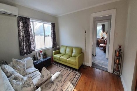 Photo of property in 17 Ensors Road, Opawa, Christchurch, 8023