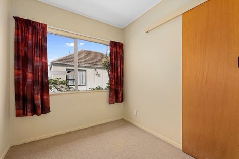Photo of property in 8/218 Onepu Road, Lyall Bay, Wellington, 6022