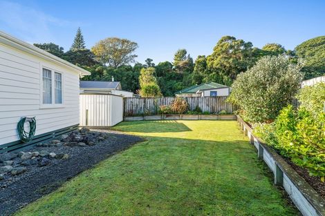 Photo of property in 44 Hookway Grove, Paraparaumu, 5032