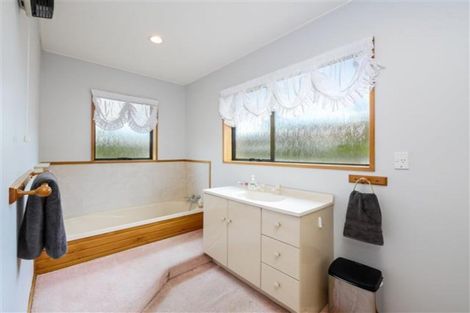 Photo of property in 11 Colquhoun Street, Glenross, Dunedin, 9011