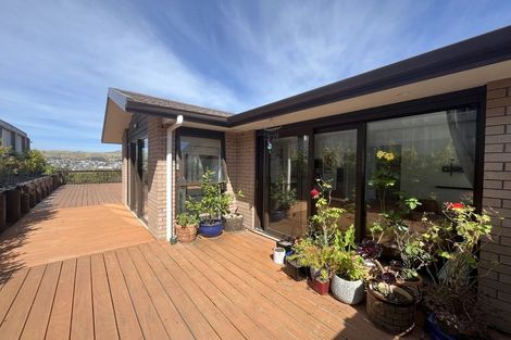 Photo of property in 13 Opaoa Way, Aotea, Porirua, 5024