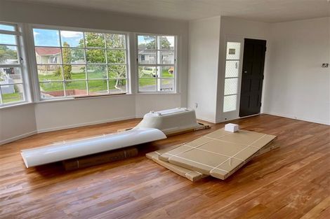 Photo of property in 9 Solo Place, Manurewa, Auckland, 2102