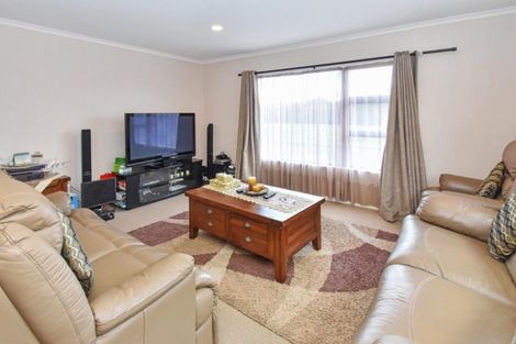 Photo of property in 13 Savona Drive, Flat Bush, Auckland, 2016