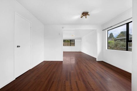 Photo of property in 26 Lambrown Drive, Totara Vale, Auckland, 0629