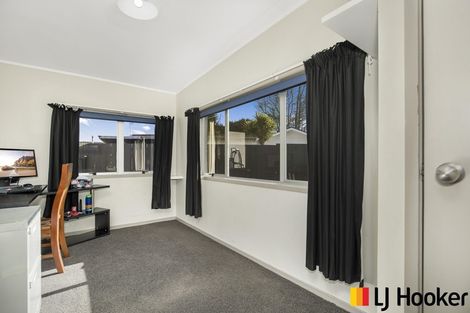 Photo of property in 27 Balgowan Terrace, Conifer Grove, Takanini, 2112