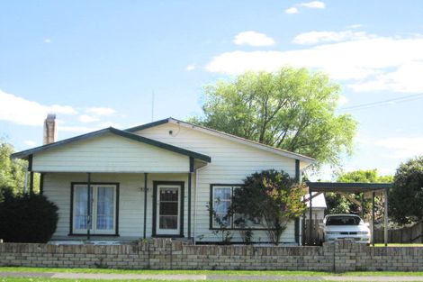 Photo of property in 77 Hakanoa Street, Huntly, 3700