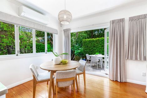 Photo of property in 1/27 Summer Street, Stanley Point, Auckland, 0624