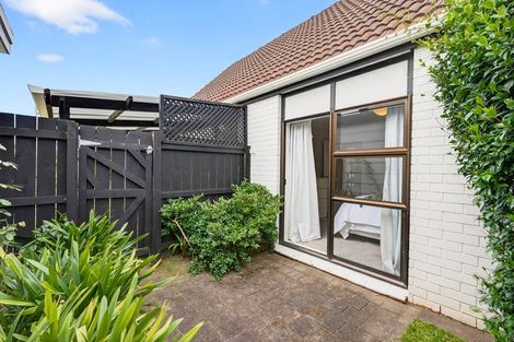 Photo of property in 3/5a Tobruk Crescent, Milford, Auckland, 0620