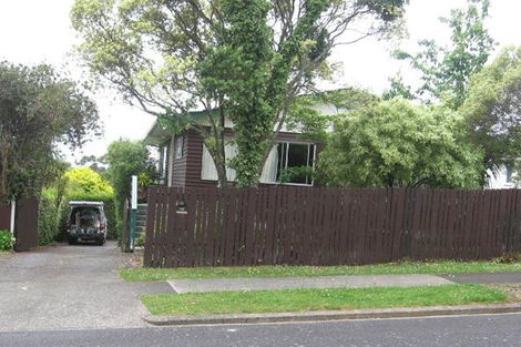 Photo of property in 70 Beechdale Crescent, Pakuranga Heights, Auckland, 2010