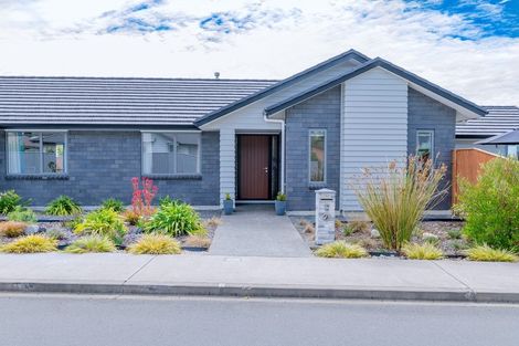 Photo of property in 6 Saint Vincent Way, Waikanae, 5036