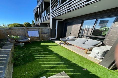 Photo of property in 1/3226 Great North Road, New Lynn, Auckland, 0600