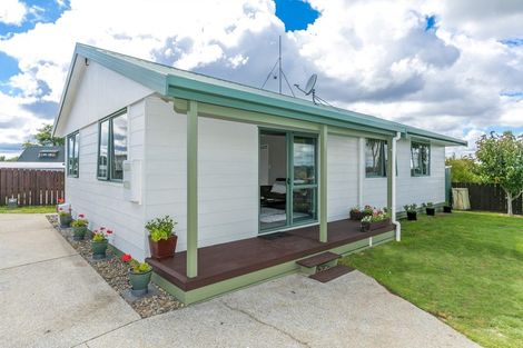 Photo of property in 43 Baverstock Road, Nawton, Hamilton, 3200