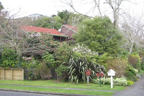 Photo of property in 11b Sequoia Grove, Merrilands, New Plymouth, 4312