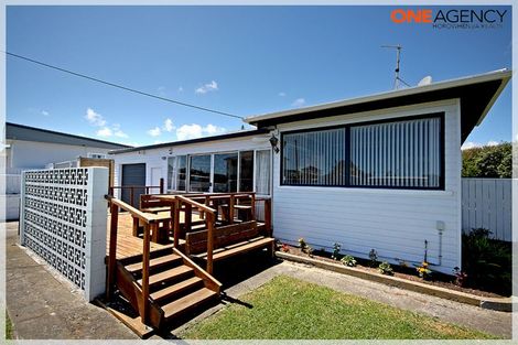 Photo of property in 3 Huia Street, Foxton Beach, Foxton, 4815