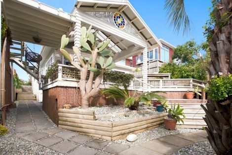 Photo of property in 42 Octavius Place, New Plymouth, 4312