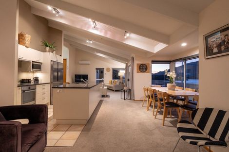 Photo of property in 446 Peninsula Road, Kelvin Heights, Queenstown, 9300