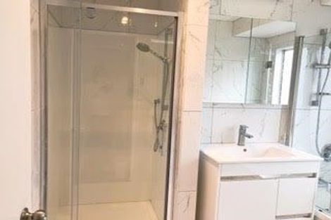 Photo of property in 121 West Harbour Drive, West Harbour, Auckland, 0618