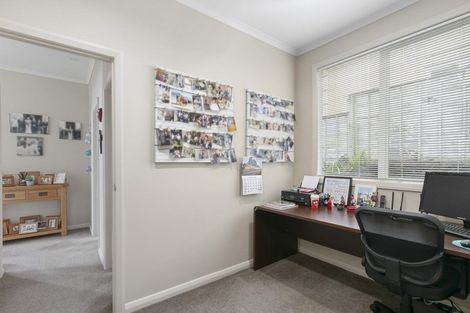 Photo of property in 1 Kingsgate Place, Dannemora, Auckland, 2016