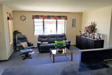 Photo of property in 17a Ruahine Street, Dannevirke, 4930