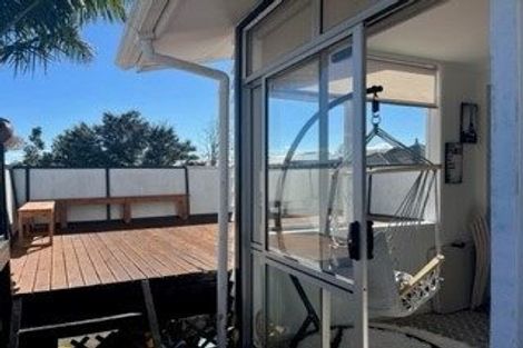 Photo of property in 27 Sunhill Road, Sunnyvale, Auckland, 0612