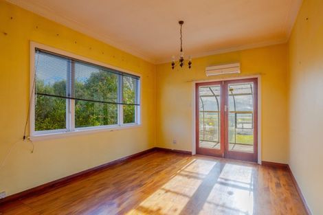 Photo of property in 15 Mitchell Street, Waipukurau, 4200