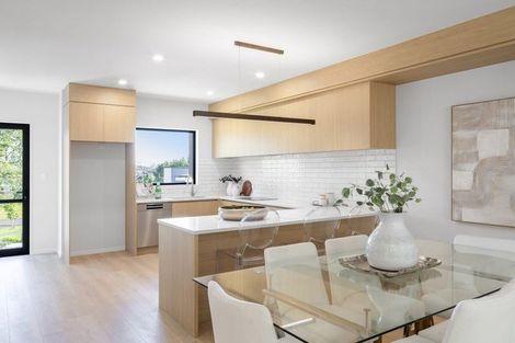 Photo of property in 4/9 Rengarenga Rise, Fairview Heights, Auckland, 0632