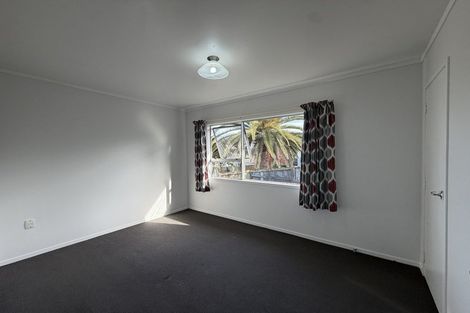 Photo of property in 27 Cedar Heights Avenue, Massey, Auckland, 0614
