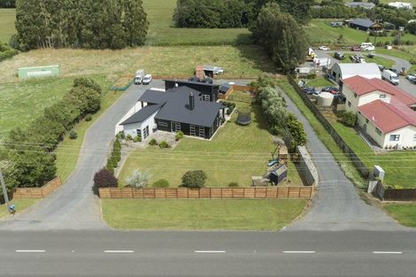 Photo of property in 51 Waikawa Beach Road, Manakau, Levin, 5573