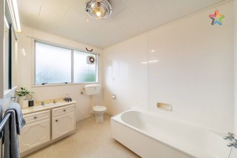 Photo of property in 47 Pekanga Road, Normandale, Lower Hutt, 5010