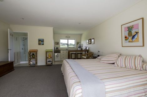 Photo of property in 16 Te Akau Drive, Russell, 0272