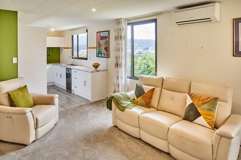 Photo of property in 4 Kivell Street, Ranui, Porirua, 5024