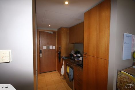 Photo of property in The Metropolis Apartments, 2710/1 Courthouse Lane, Auckland Central, Auckland, 1010