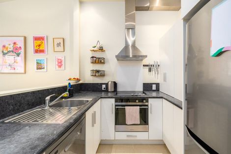 Photo of property in 1/20 Main Road, Tawa, Wellington, 5028