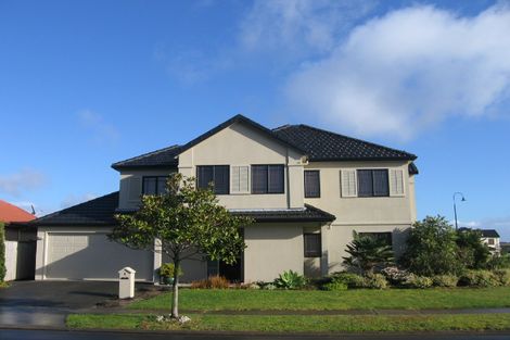Photo of property in 1 Thornbury Crescent, East Tamaki Heights, Auckland, 2016