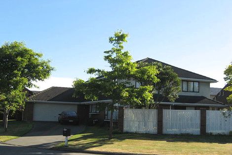 Photo of property in 13 Broadfell Avenue, Avonhead, Christchurch, 8042