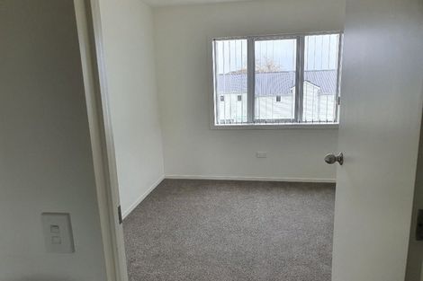 Photo of property in 9/6 John Jennings Drive, Oteha, Auckland, 0632