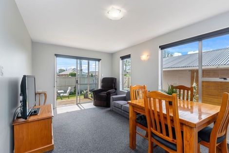 Photo of property in 2 Emlyn Place, Avondale, Christchurch, 8061