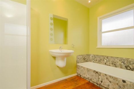 Photo of property in 4 Tomo Street, New Lynn, Auckland, 0600