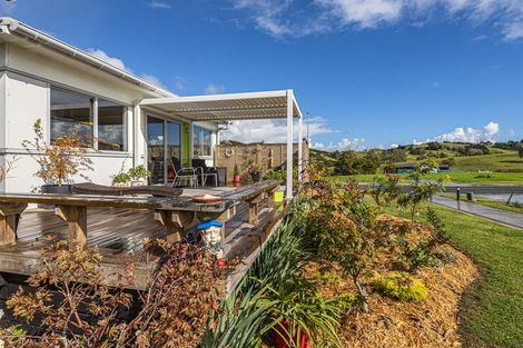 Photo of property in 1 Manaaki Circle, Paparoa, 0571