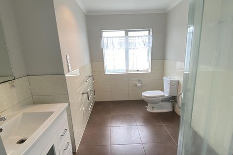 Photo of property in 5 Tiraumea Drive, Pakuranga, Auckland, 2010