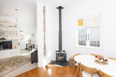 Photo of property in 337 Aberdeen Road, Gisborne, 4010