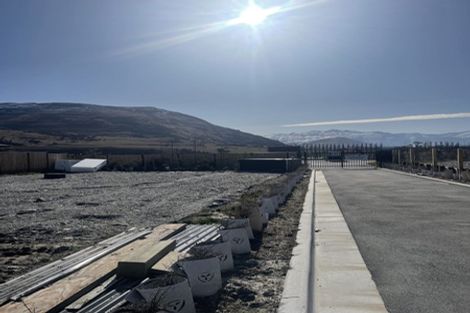 Photo of property in 22 Drysdale Road, Jacks Point, 9371