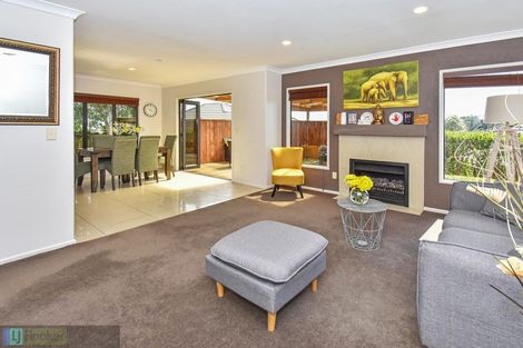 Photo of property in 318 Hill Road, The Gardens, Auckland, 2105