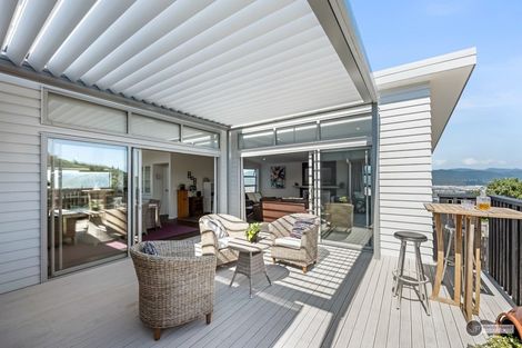 Photo of property in 37 Pekanga Road, Normandale, Lower Hutt, 5010