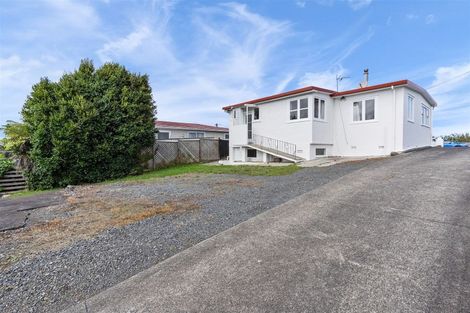 Photo of property in 223 Sturges Road, Henderson, Auckland, 0612
