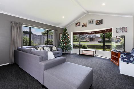 Photo of property in 9 Caulfield Place, Pukehangi, Rotorua, 3015