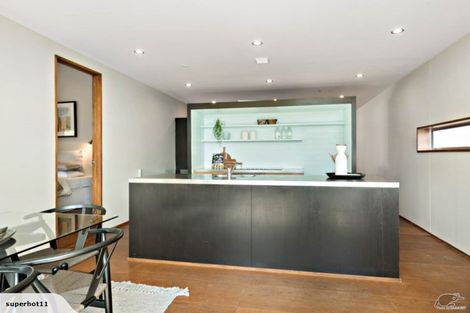 Photo of property in 8a Wairata Place, Te Atatu South, Auckland, 0610