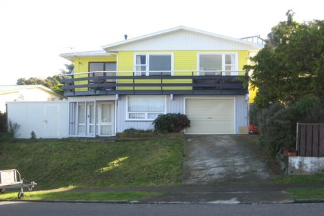 Photo of property in 7 Gloaming Hill, Titahi Bay, Porirua, 5022